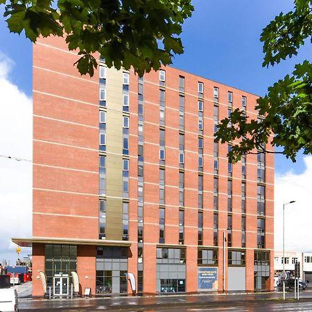 For Students Only At Great Patrick Street Apartment Belfast Exterior foto
