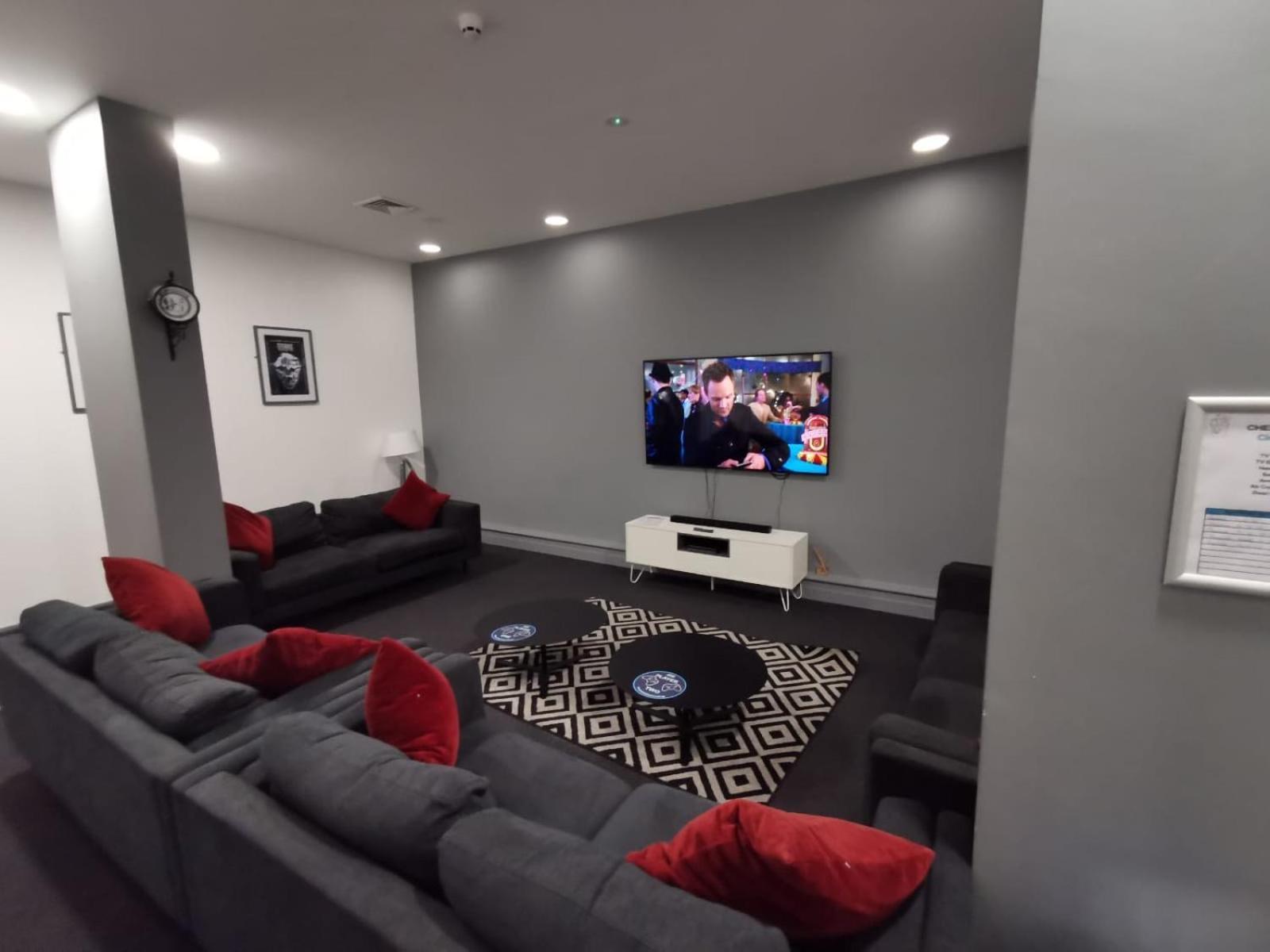 For Students Only At Great Patrick Street Apartment Belfast Exterior foto