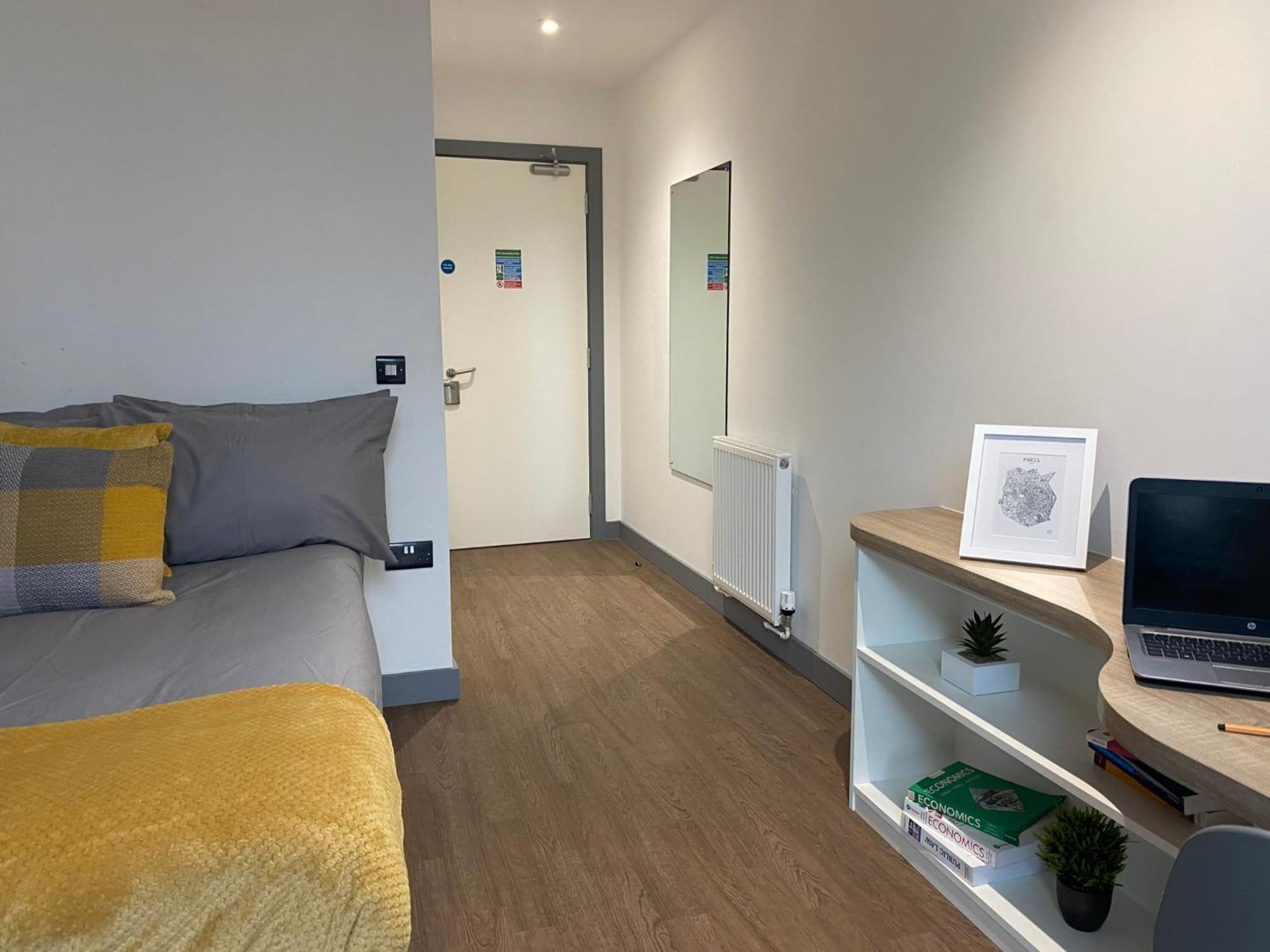 For Students Only At Great Patrick Street Apartment Belfast Exterior foto